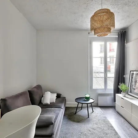 Charming Parisian In The 15th Arr Lägenhet *